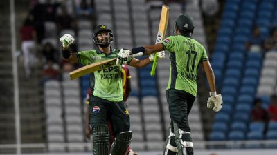নওয়াজ-তালাতের জুটিতে জয় পায় পাকিস্তান