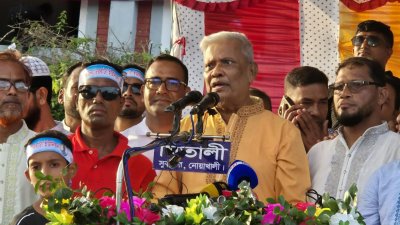 সুবর্ণচর উপজেলার চরজব্বর ডিগ্রি কলেজ মাঠে উপজেলা কৃষক দলের উদ্যোগে আয়োজিত কৃষক সমাবেশে বক্তব্য দেন সাবেক সংসদ সদস্য মো. শাহজাহান
