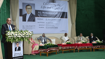 বক্তব্য দিচ্ছেন প্রধান বিচারপতি সৈয়দ রেফাত আহমেদ