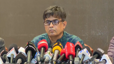 সাংবাদিকদের ব্রিফ করেন শফিকুল আলম