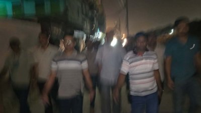 চট্টগ্রাম নগরীর বন্দর থানা এলাকায় ঝটিকা মিছিল বের করে আওয়ামী লীগ
