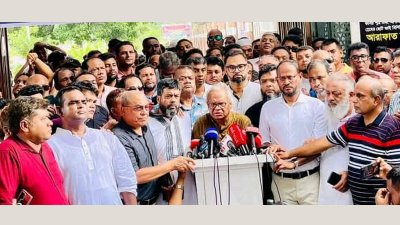 অনুষ্ঠানে বক্তব্য রাখছেন বিএনপির সিনিয়র যুগ্ম-মহাসচিব অ্যাডভোকেট রুহুল কবির রিজভী