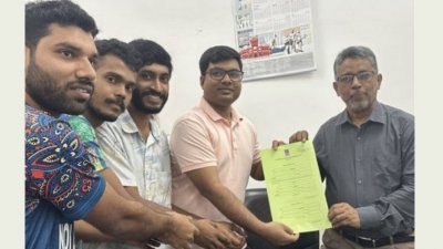 ডাকসু নির্বাচনের জন্য মনোনয়ন ফরম তুলেন মো. জুলিয়াস সিজার তালুকদার