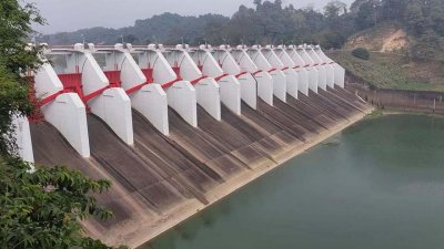 কাপ্তাই হ্রদের পানি বিদ্যুৎকেন্দ্রের বাঁধ