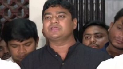 কথা বলছেন নাছির উদ্দিন নাছির