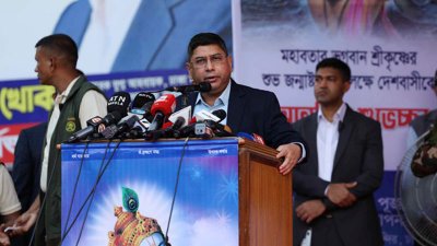 অনুষ্ঠানে বক্তব্য রাখছেন সেনাবাহিনী প্রধান জেনারেল ওয়াকার-উজ-জামান (ছবি: নাসিরুল ইসলাম)
