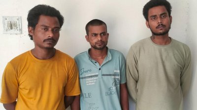 যশোরের শার্শা সীমান্ত দিয়ে একজন ভারতীয় নাগরিক ও দুই বাংলাদেশিকে ঠেলে পাঠিয়েছে ভারতীয় সীমান্তরক্ষী বাহিনী