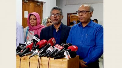 সংবাদ সম্মেলনে কথা বলছেন প্রধান নির্বাচন কমিশনার অধ্যাপক ড. মোহাম্মদ জসীম উদ্দিন