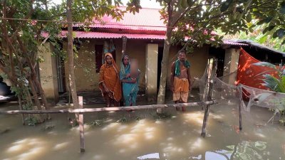 স্বপ্ননগরে কষ্টে দিন যাচ্ছে বাসিন্দাদের