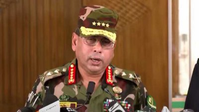 সেনাবাহিনী প্রধান জেনারেল ওয়াকার-উজ-জামান (ফাইল ফটো)