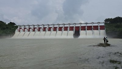 খুলে দেওয়া হয়েছে কাপ্তাই বাঁধের ১৬টি জলকপাট