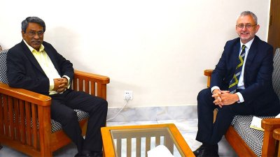 অধ্যাপক আলী রীয়াজ ও মাইকেল মিলার