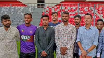 সংবাদ সম্মেলন করেন নাইম-মিমোরা