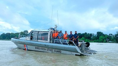 উদ্ধার অভিযান চালিয়েছে কোস্টগার্ড