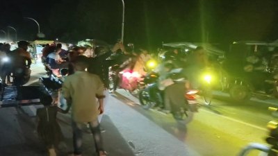 সেতুর সংযোগ সড়কে দুর্ঘটনা