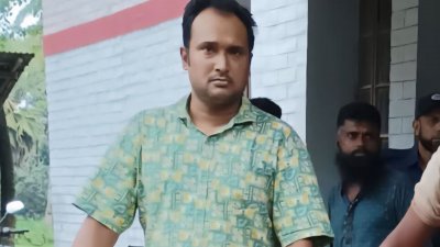 আটক পলাশ কুমার মল্লিক