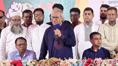 শনিবার দুপুরে ব্রাহ্মণবাড়িয়ায় জেলা বিএনপির সদস্য নবায়ন ও প্রাথমিক সদস্য সংগ্রহ কর্মসূচি উপলক্ষে জনসভায় বক্তব্য রাখেন রুহুল কবির রিজভী