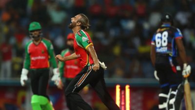 তাহির পাঁচ উইকেট নেন