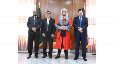 প্রধান বিচারপতির সঙ্গে পিএসসিতে নিয়োগ পাওয়া নতুন তিন সদস্য