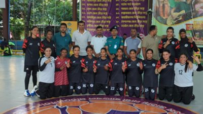 ফাইনালে উঠেছে পুলিশ