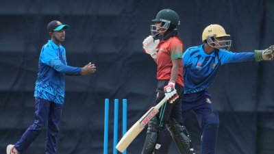 প্রথম ম্যাচেও বড় হার দেখেছিল মেয়েরা