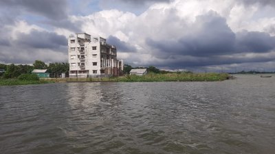 পুলিশের অস্থায়ী ক্যাম্প