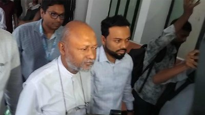 পুলিশের হেফাজতে  নাজমুল আহসান কলিমউল্লাহ