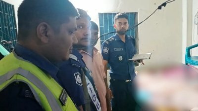 লাশ উদ্ধার করেছে পুলিশ