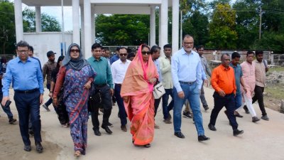 পারকি পর্যটন কমপ্লেক্স পরিদর্শনে উপদেষ্টা