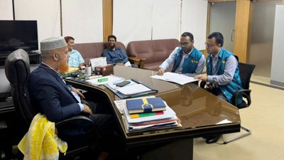 উপদেষ্টা হওয়ার আশায় ২০০ কোটি টাকার চেক, দুদকের জালে চিকিৎসক