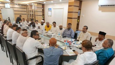 তিন দলের নেতাদের সঙ্গে বৈঠকে জামায়াত নেতারা