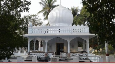 কুষ্টিয়ার ছেওড়িয়ায় ফকির লালন সাঁইয়ের মাজার