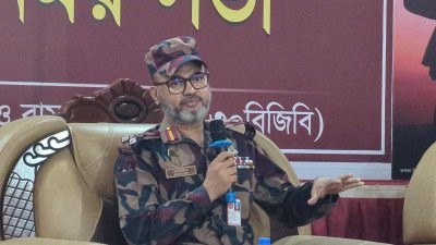 কক্সবাজার বিজিবির সেক্টর কমান্ডার কর্নেল মহিউদ্দিন আহমদ