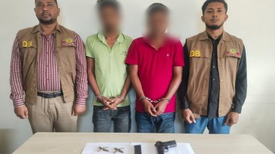 উদ্ধার অস্ত্র ও গ্রেফতার দুই জন