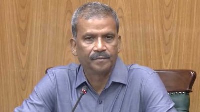 আইন উপদেষ্টা আসিফ নজরুল