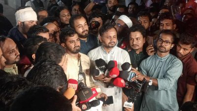 প্রেস ব্রিফিংয়ে রাশেদ খান