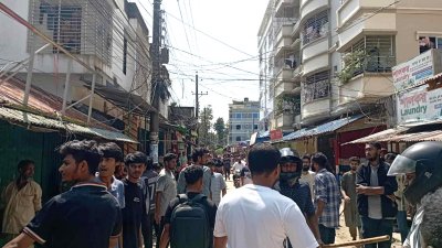 দুই দফা সংঘর্ষে অন্তত কয়েক শতাধিক আহত হন