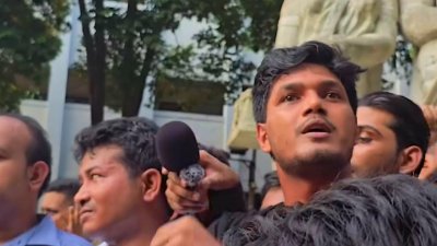 বক্তব্য রাখছেন আবিদুল ইসলাম খান