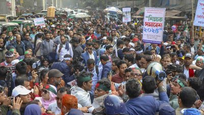 ১১তম গ্রেডের দাবিতে প্রাথমিক বিদ্যালয়ের সহকারী শিক্ষকদের সমাবেশ, ছবি: সংগৃহীত