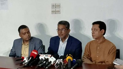 সংবাদ সম্মেলনে  প্রধান রিটার্নিং কর্মকর্তা অধ্যাপক ড. জসিম উদ্দিন