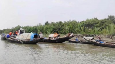 টানা তিন মাসের নিষেধাজ্ঞা শেষ হলেও সরকারি বরাদ্দের চাল সহায়তা পাননি সুন্দরবনের জেলে ও বনজীবীরা