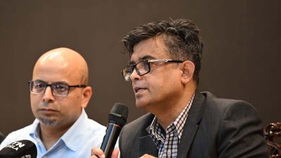 ব্রিফিংয়ে প্রেস সচিব শফিকুল আলম