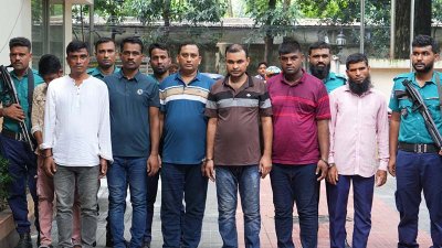পুলিশের হেফাজতে গ্রেফতার ব্যক্তিরা