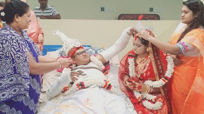 পূর্বনির্ধারিত তারিখেই সম্পন্ন হয় বিয়ের আনুষ্ঠানিকতা
