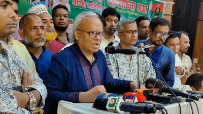বগুড়ায় বিএনপির প্রতিষ্ঠাবার্ষিকীর এক অনুষ্ঠানে বক্তব্য দেন রুহুল কবির রিজভী