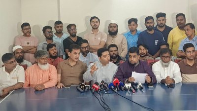 সংবাদ সন্মেলনে কথা বলছেন জাতীয়তাবাদী গণতান্ত্রিক আন্দোলনের (এনডিএম) চেয়ারম্যান ববি হাজ্জাজ