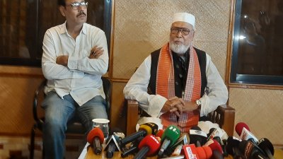 সংবাদ সম্মেলনে কাদের সিদ্দিকী