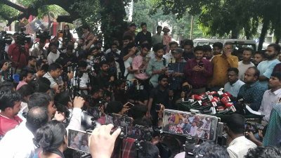 ছাত্রদলের জরুরি সংবাদ সম্মেলন (ছবি: নাসিরুল ইসলাম)