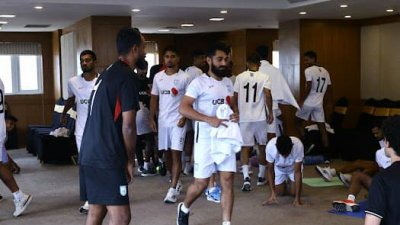 ইনডোরে অনুশীলন করেছে বাংলাদেশ।