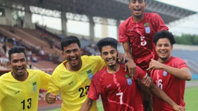 শেষটা জয়ে রাঙিছেন মোরসালিনরা।